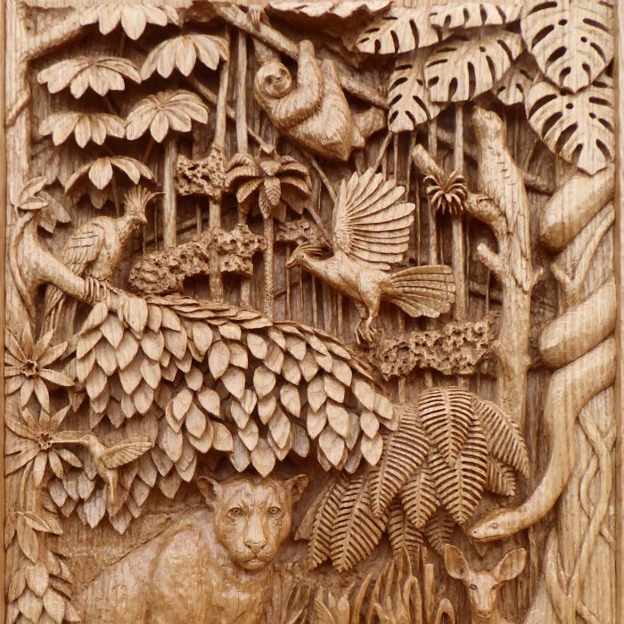 A jungle-themed carving